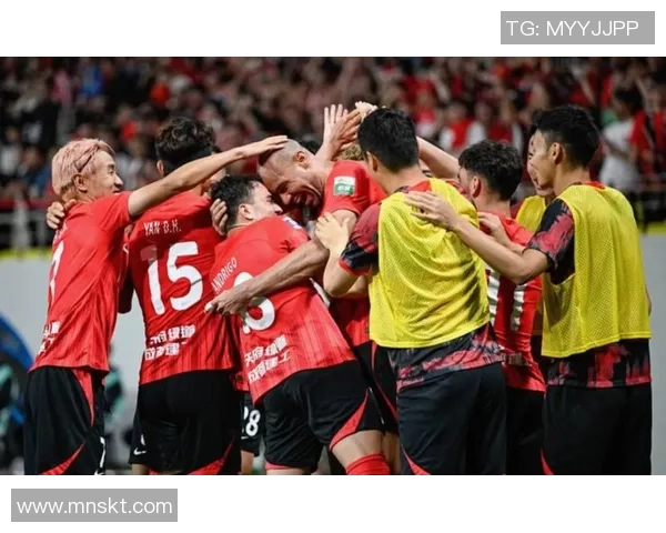 中超赛场再现争议行为引发球迷热议各方观点激烈碰撞